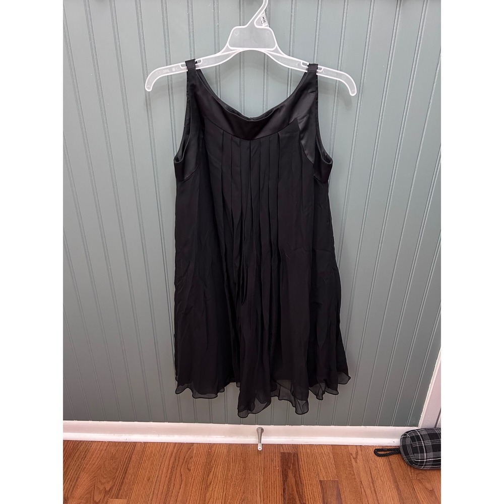 Maggy London Black 100% Silk Pleated Chiffon Cocktail Dress Sleeveless Size 4‎